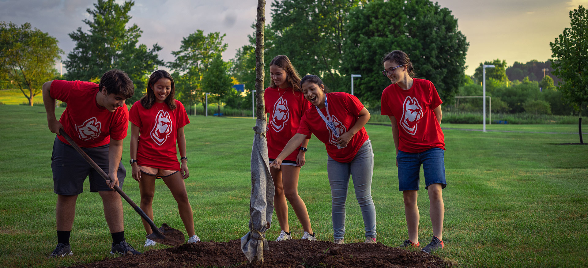 Orientation-2022-tree-planting