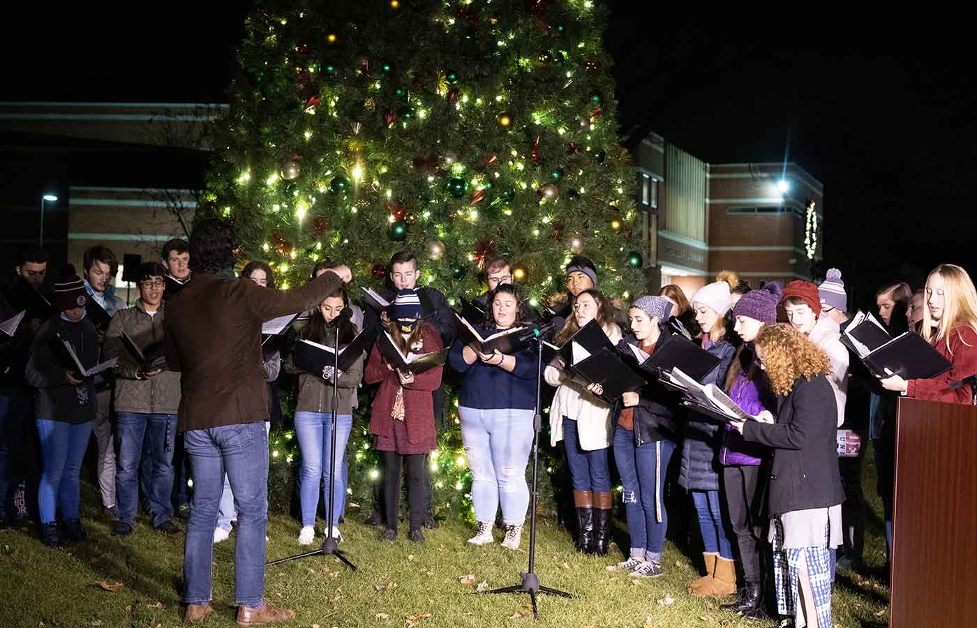 2021-TreeLighting-news