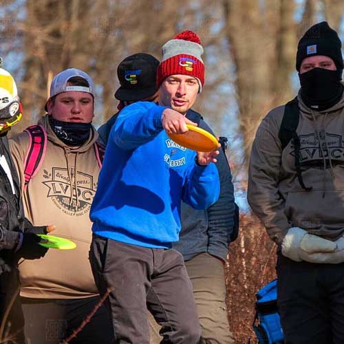 Gabe Lamm playing disc golf