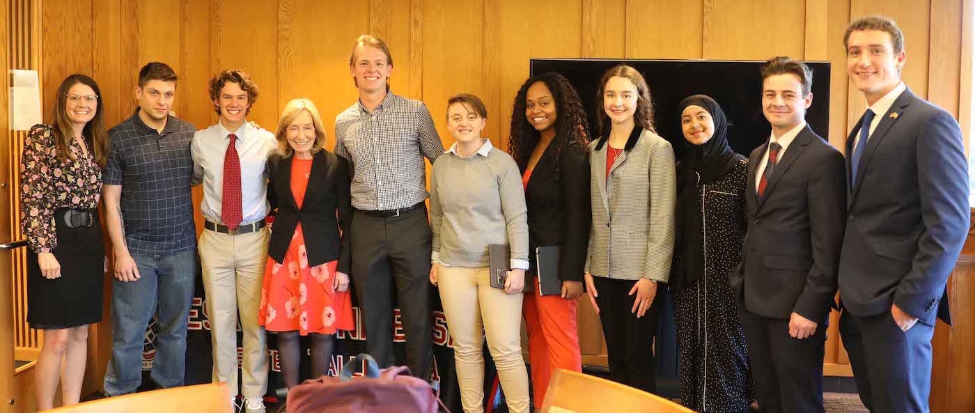 Doris Kearns Goodwin with students 